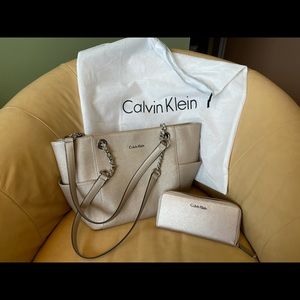 Calvin Klein purse, matching wallet & storage bag